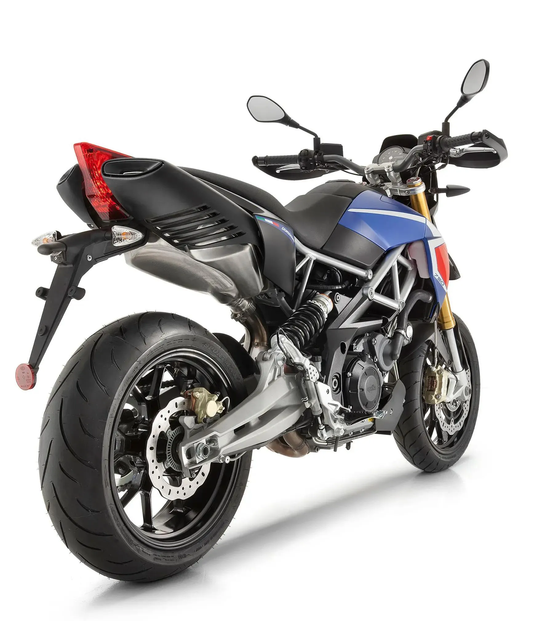 2017 model Aprilia dorsoduro 750 abs motosikletin görüntüsü