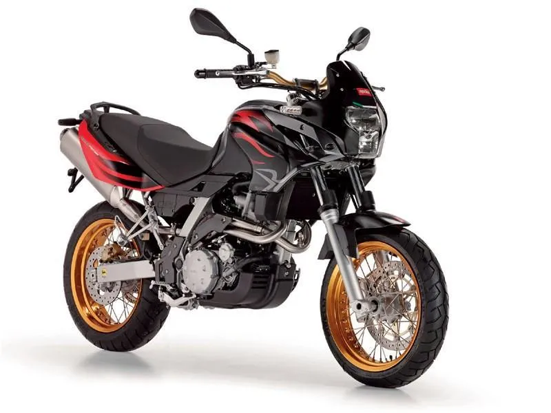 2010 model Aprilia pegaso 650 motosikletin görüntüsü