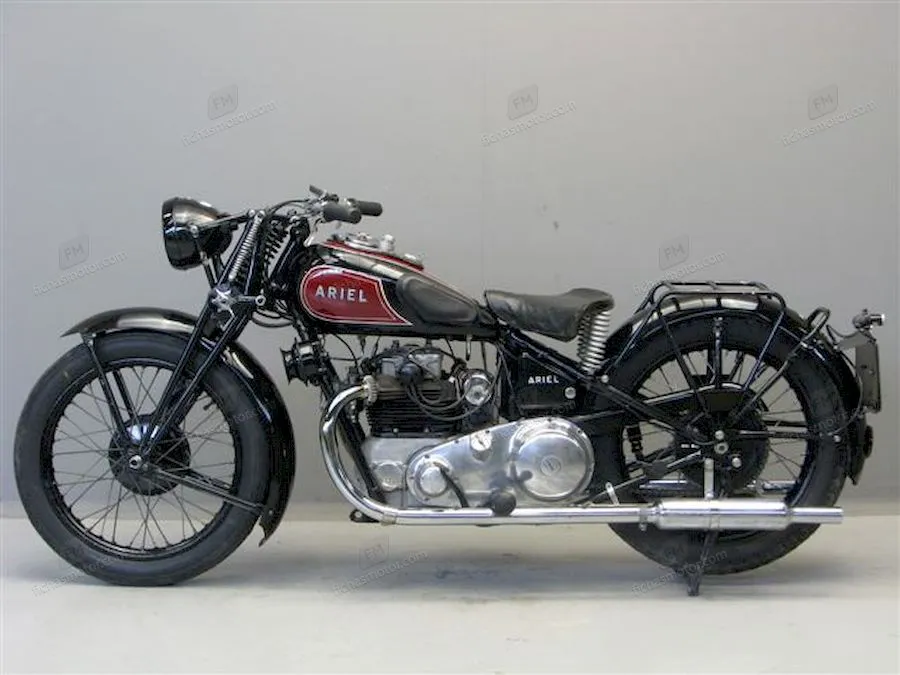 Image of the Ariel 4f square four 600 motorcycle of the year 1932