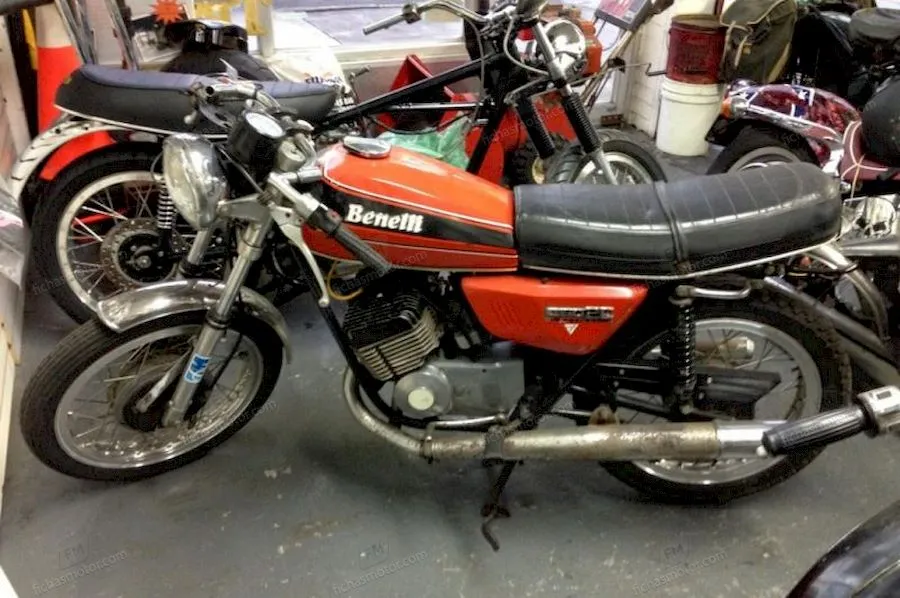 Billede af årets Benelli 250 2 c motorcykel 1985