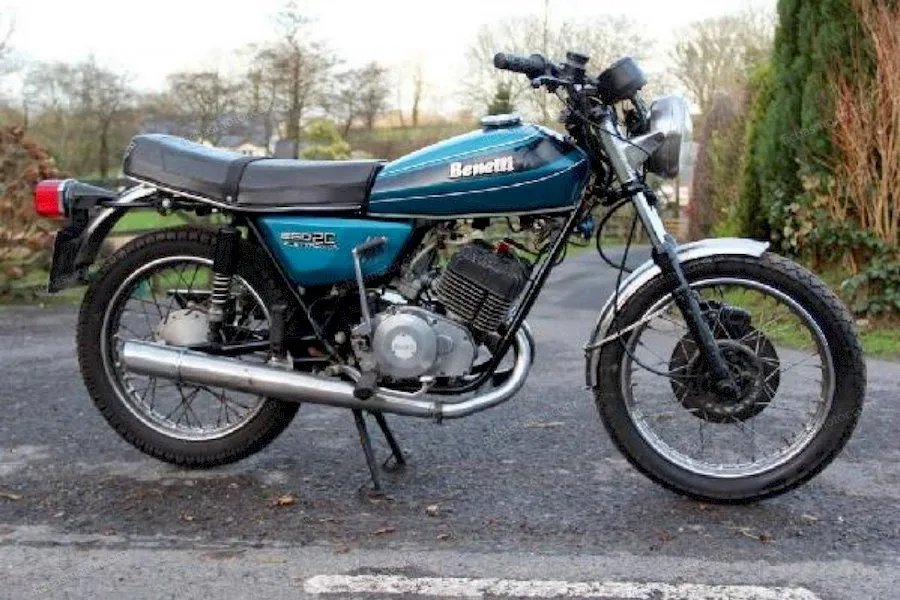 1987 model Benelli 250 2 c motosikletin görüntüsü