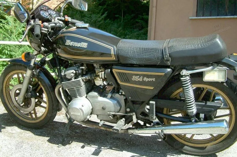 Immagine della moto Benelli 354 t dell'anno 1982