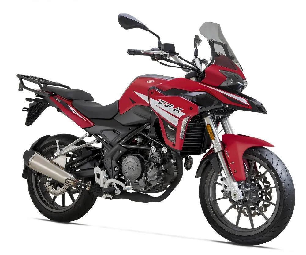 Bild des Benelli TRK 251-Motorrads des Jahres 2019