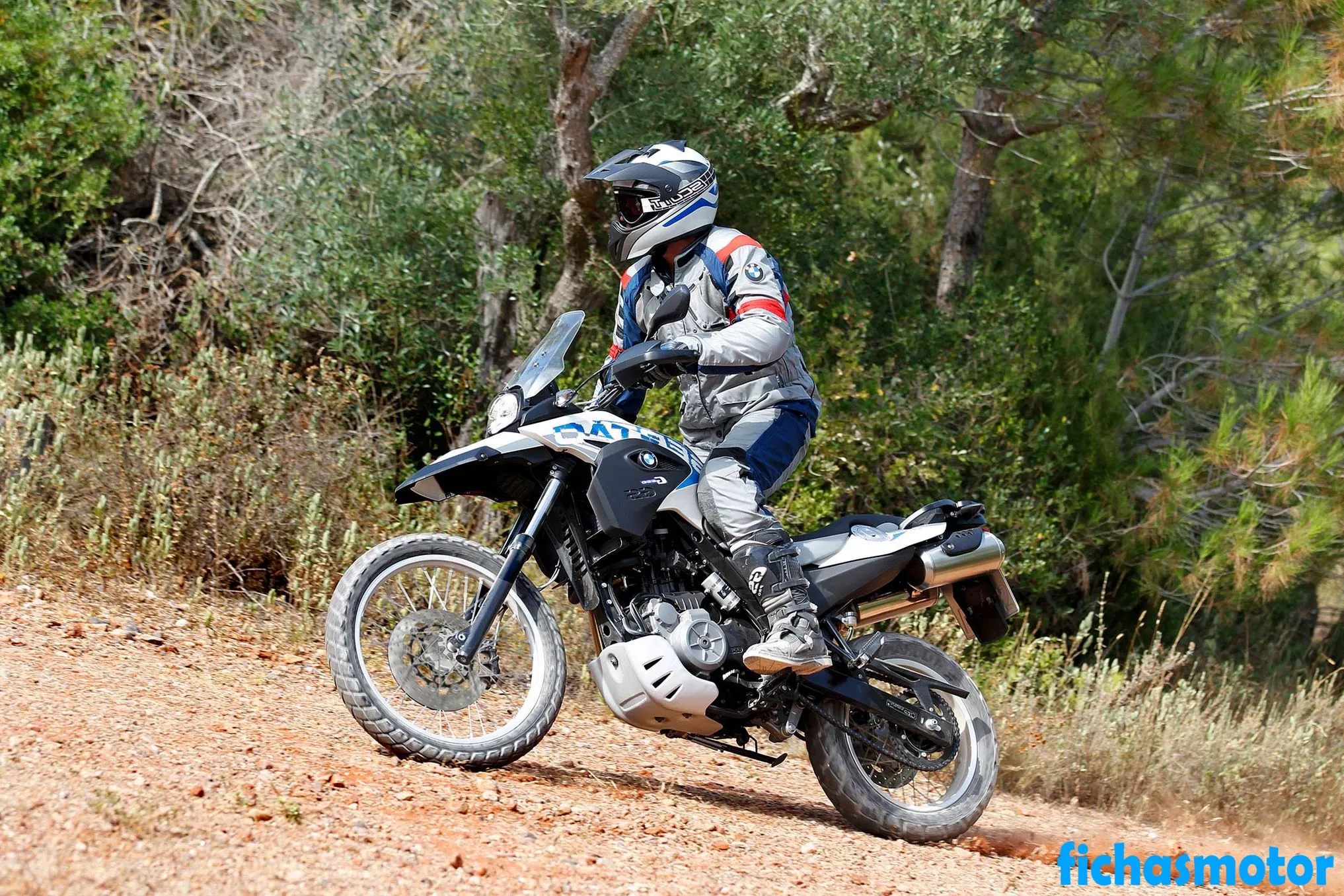 2014年のBMW G 650 GS Sertaoオートバイのイメージ