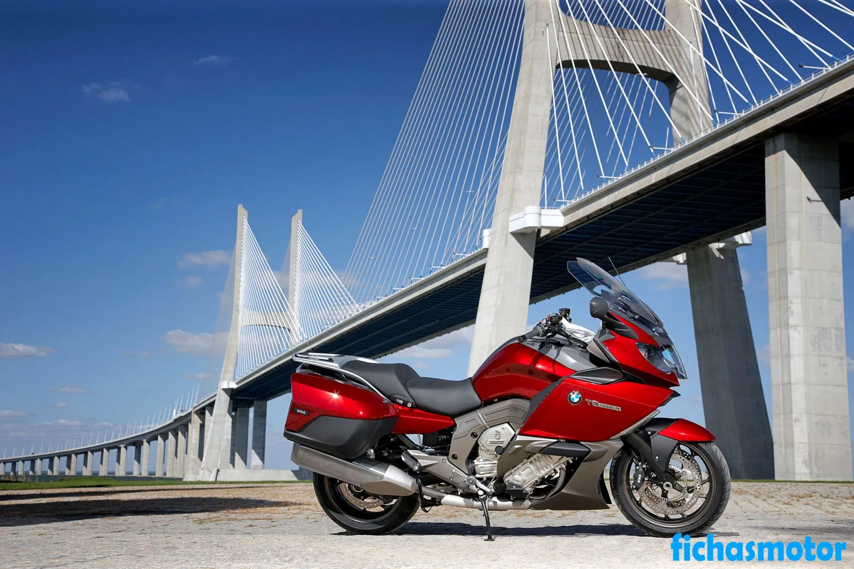 Изображение на мотоциклета Bmw k 1600 gt на 2011 г