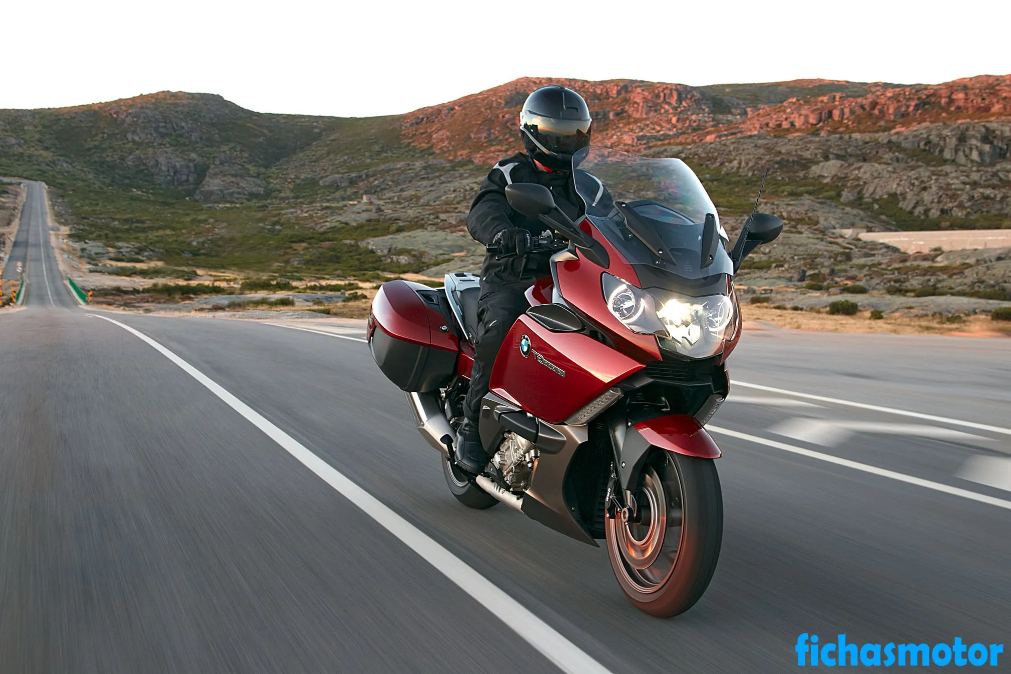 Изображение на мотоциклета BMW K 1600 GT на 2012 г