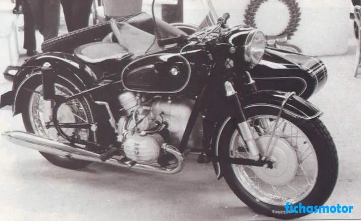 Image de la moto Bmw r 60 de l'année 1960