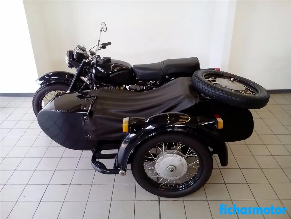 Imagem da motocicleta Dnepr mt-11 do ano de 1991