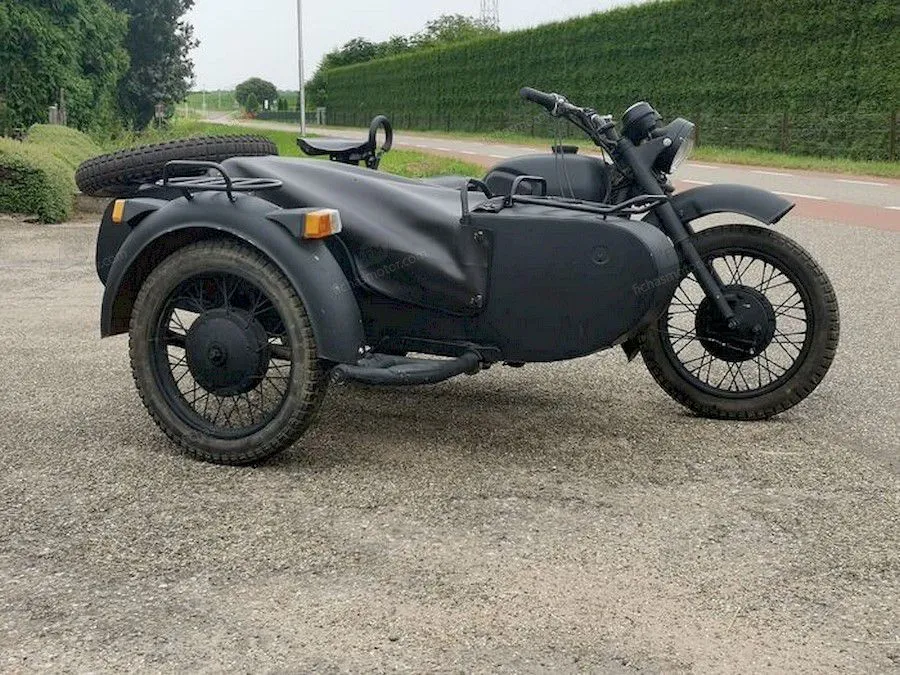 Afbeelding van de Dnepr mt 11 (with sidecar)-motorfiets van het jaar 1991