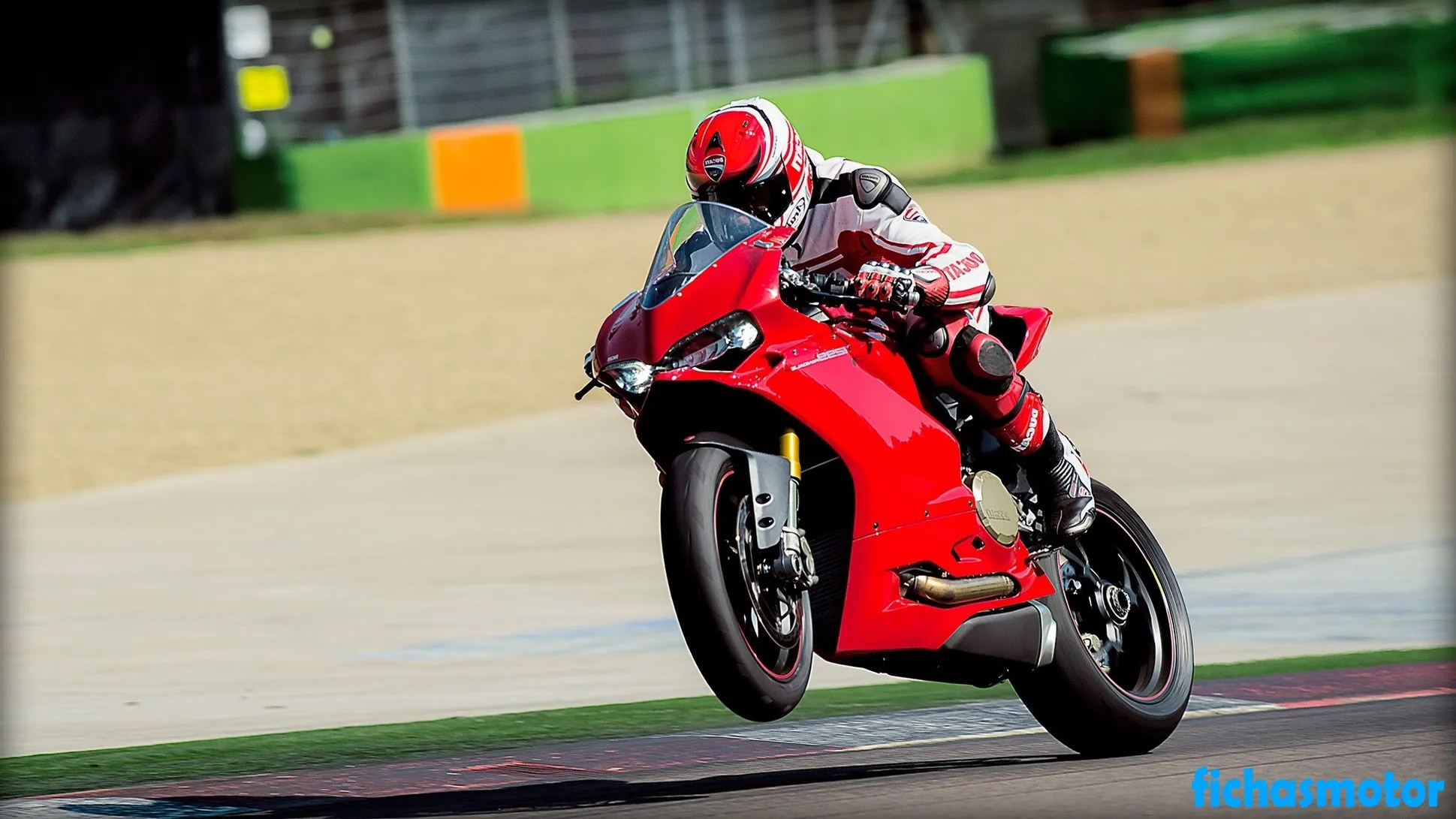 Изображение мотоцикла Ducati 1299 panigale s 2015 года выпуска