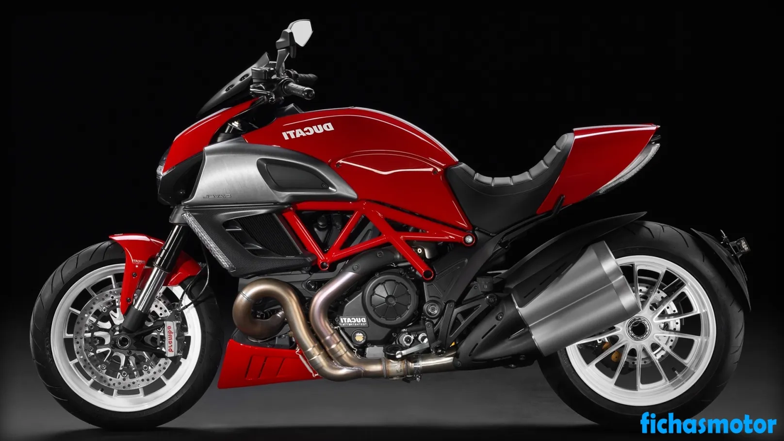 Obrázek motocyklu Ducati diavel roku 2011