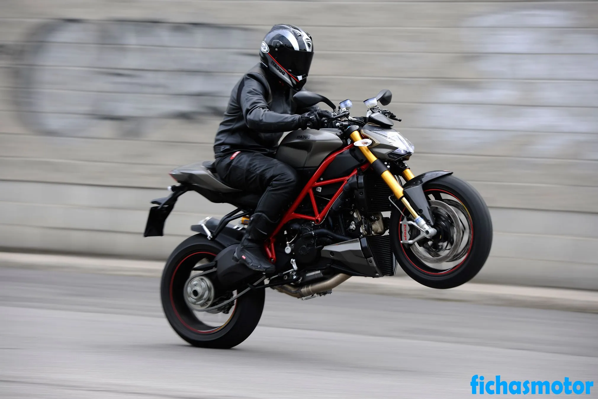 Afbeelding van de Ducati streetfighter s-motorfiets van het jaar 2013