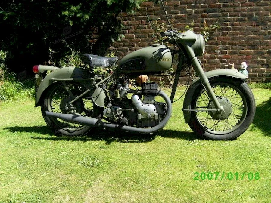 1978 model Enfield 350 bullet motosikletin görüntüsü