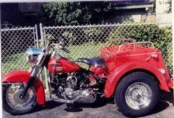 Gambar sepeda motor Harley davidson servi-car ge 1968