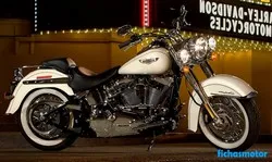 Harley davidson Softail deluxe 2015 motosiklet görüntüsü