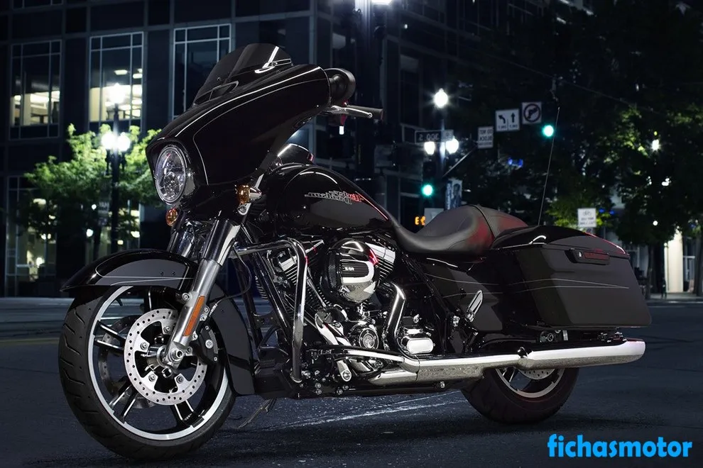 Obrázek motocyklu Harley davidson street glide special roku 2016