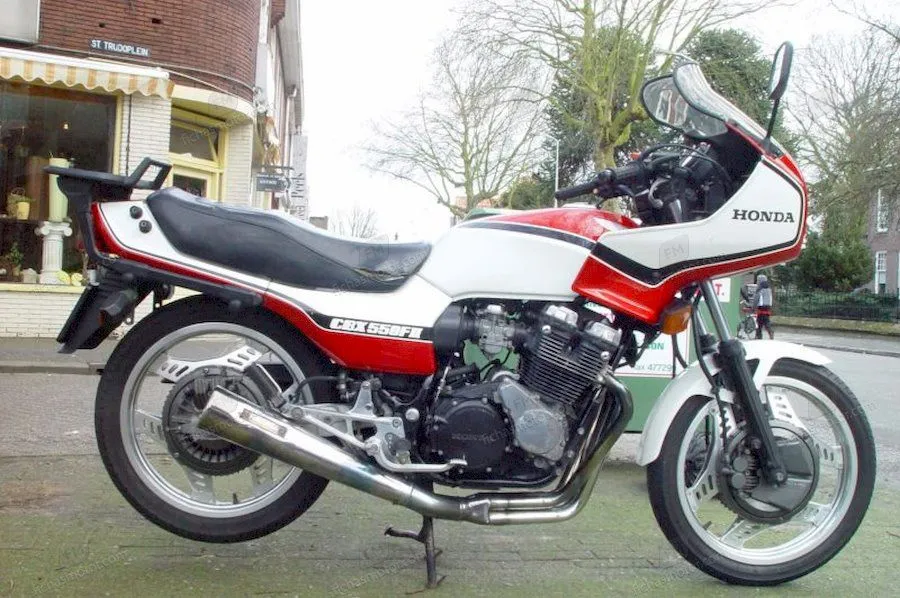 Gambar motor Honda cbx 550 f (reduced effect) tahun 1984