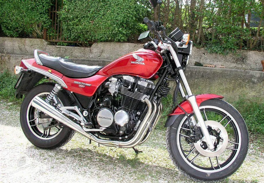 1986 model Honda cbx 650 e motosikletin görüntüsü