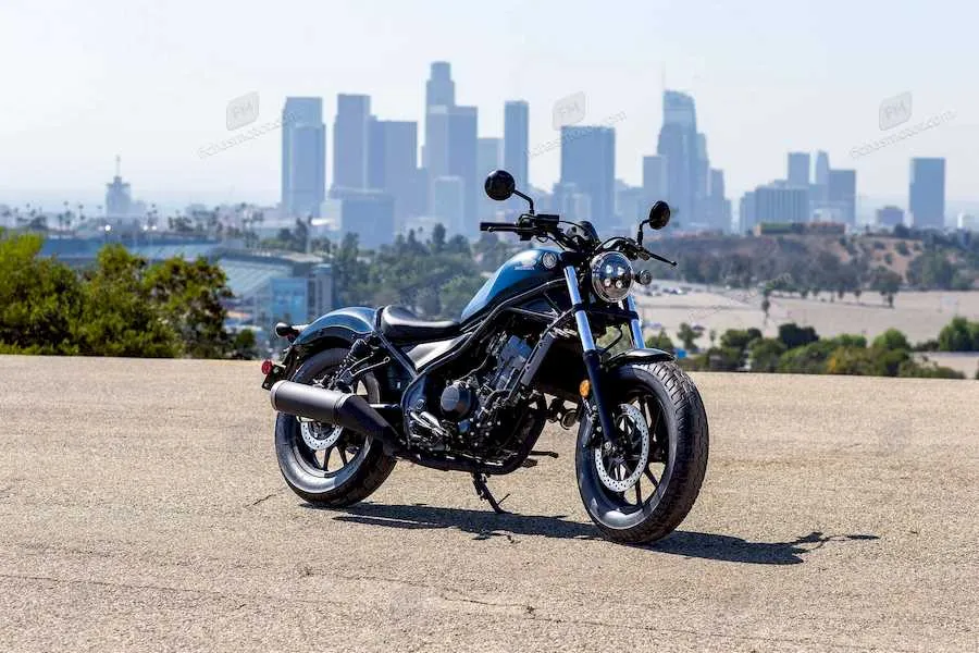 Image of the Honda Rebel 300 motorcycle of the year 2021