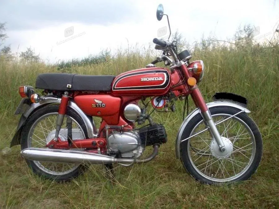 1980 model Honda s 110 motosikletin görüntüsü