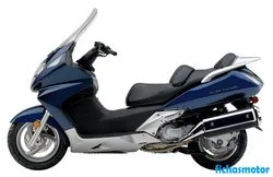 Honda silver wing 2006 摩托车的图像