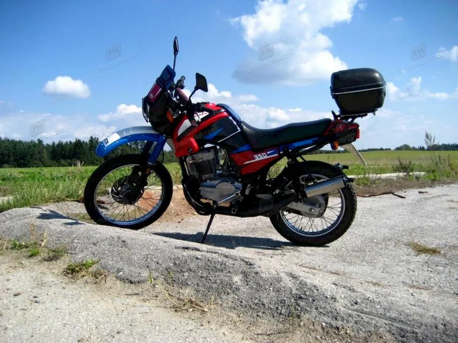 Imagen de la moto Jawa 350 tramp del año 1997