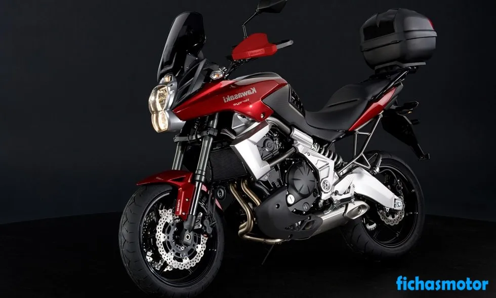 2011 model Kawasaki versys city motosikletin görüntüsü