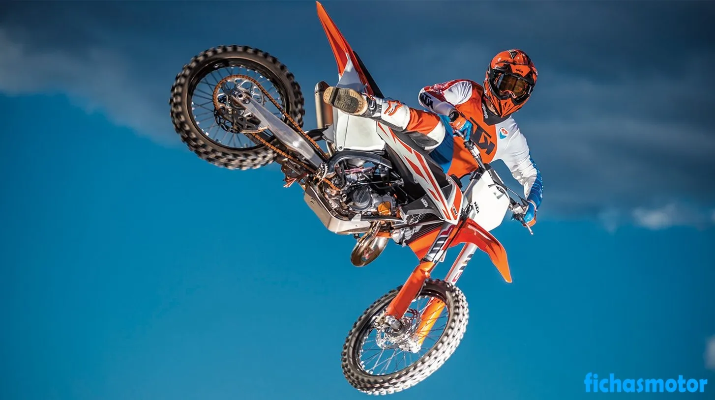 2020 model KTM 125 SX motosikletin görüntüsü