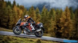 Afbeelding van de Ktm 1290 super duke gt 2017-motorfiets