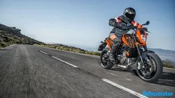 Ktm 690 duke 2018 摩托车的图像