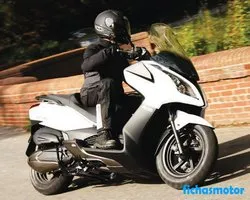 Image of the Kymco downtown 300i 2012 motorcycle