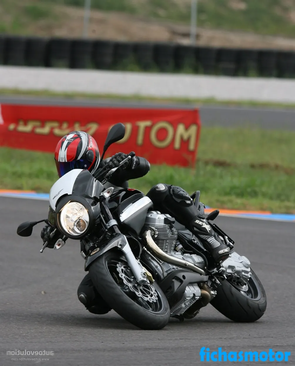 Image of the Moto guzzi 1200 sport motorcycle of the year 2008