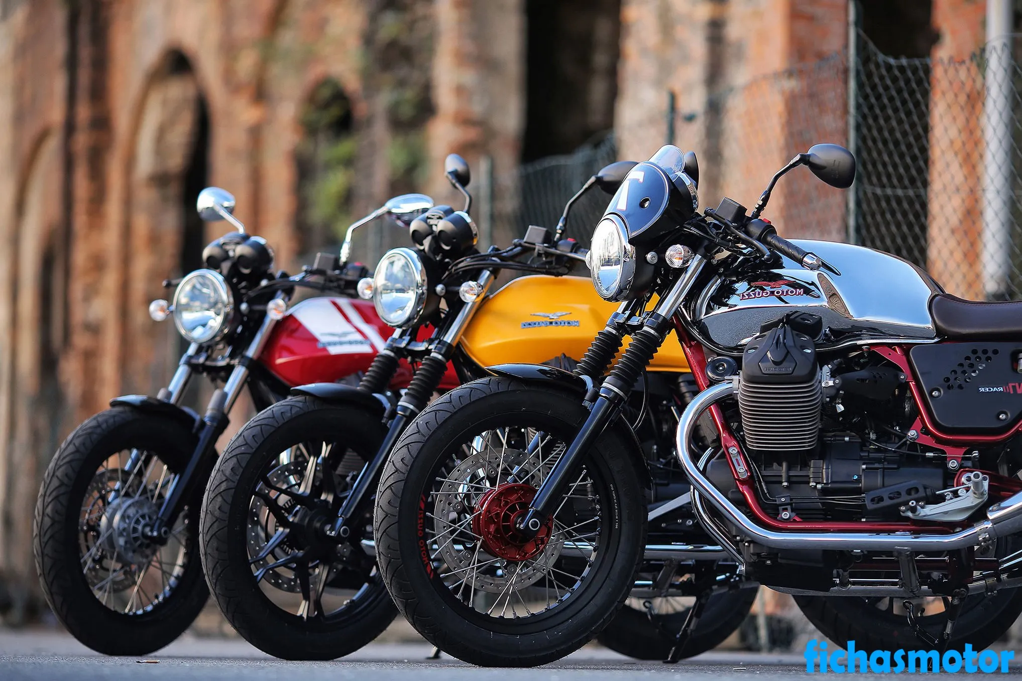 Image of the Moto guzzi v7 ii special motorcycle of the year 2015