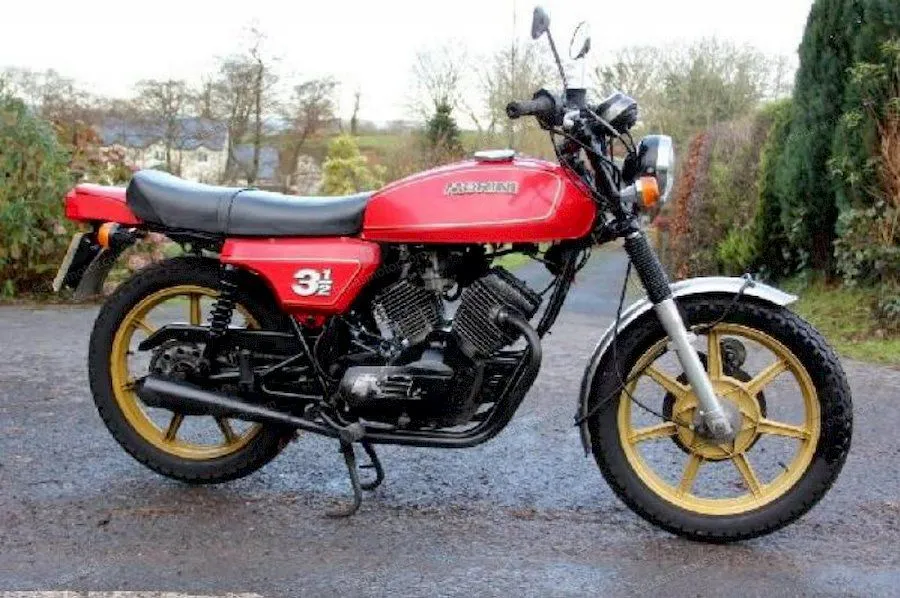 1988 model Moto morini 3 1-2 klassik motosikletin görüntüsü