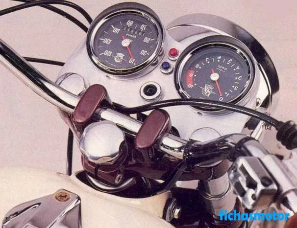 Obrázek motocyklu Mv agusta 750 gt roku 1973