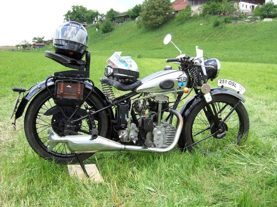 1936 年 Nsu 251 osl 摩托车图片