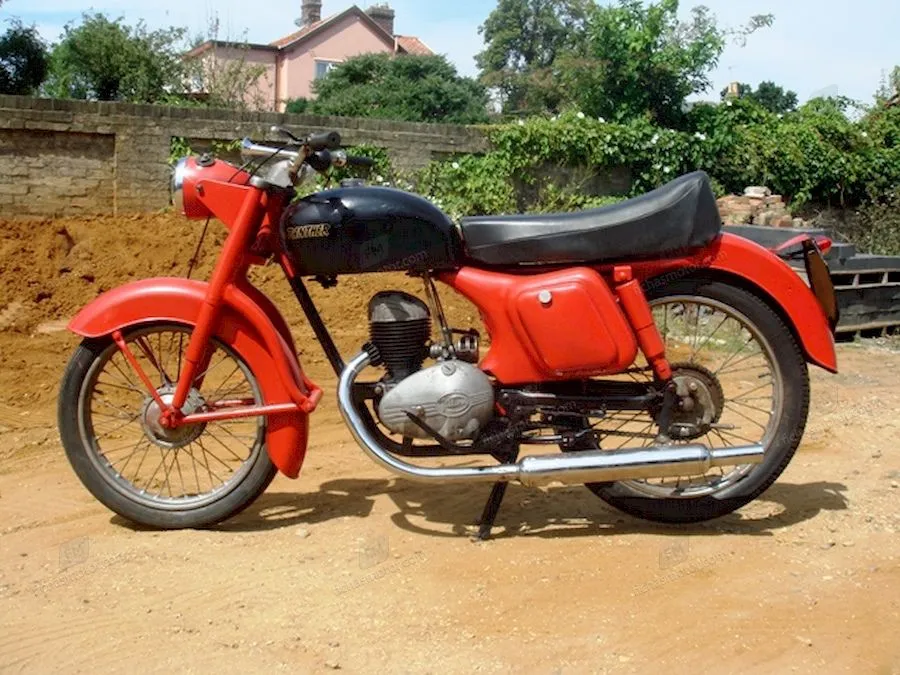 Imaginea motocicletei Panther 65 Springer a anului 1956