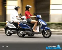 Gambar sepeda motor Piaggio fly 50 2010