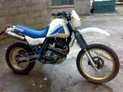 Gambar sepeda motor Suzuki dr 600 s (reduced effect) 1987