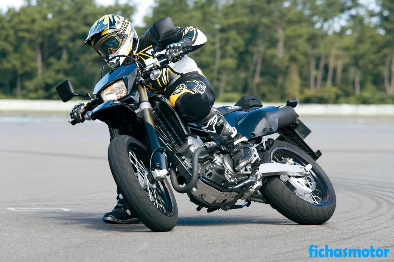 Image of the Suzuki dr-z400sm motorcycle of the year 2011