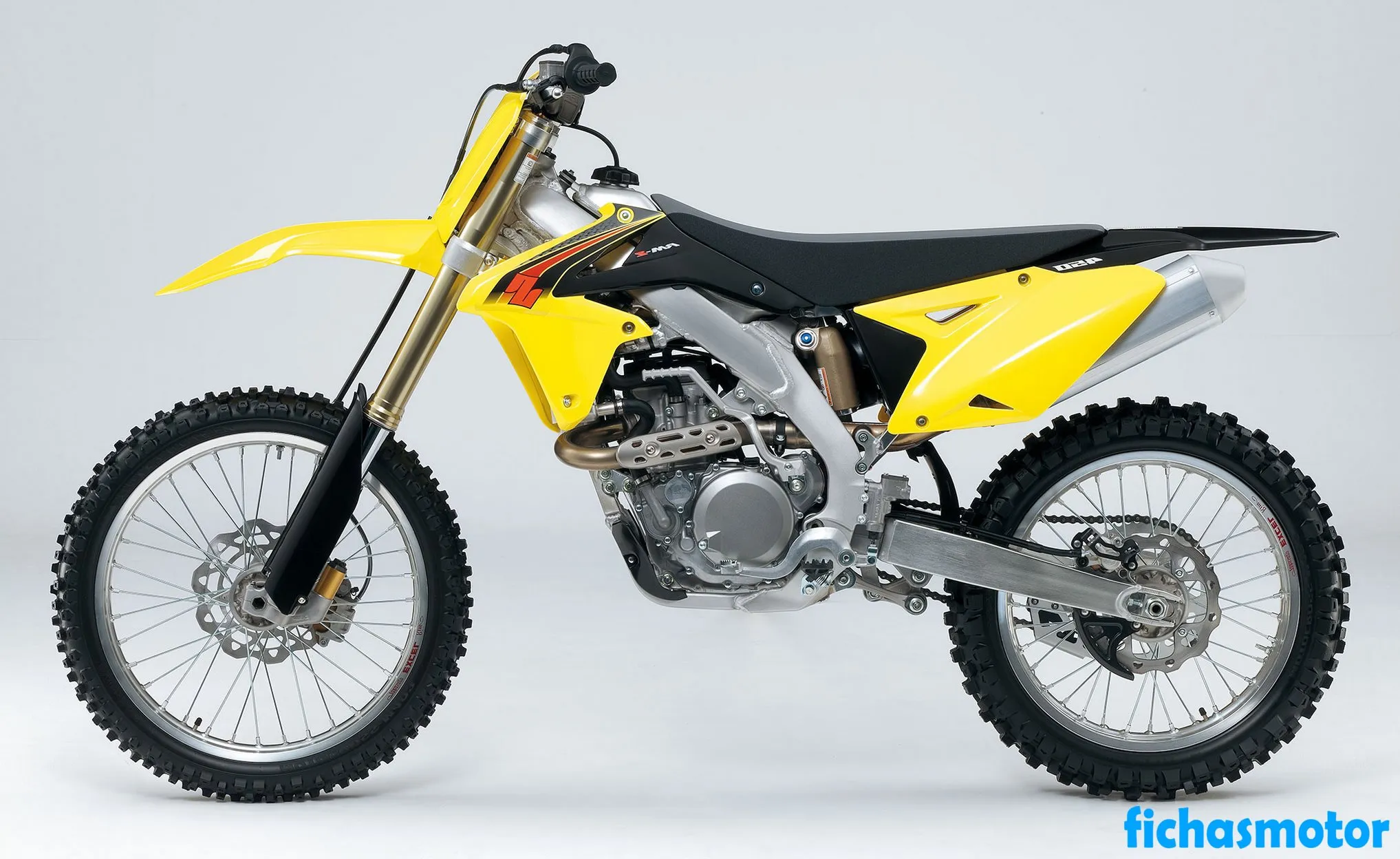 Изображение на мотоциклета Suzuki rm-z450 на 2015 г