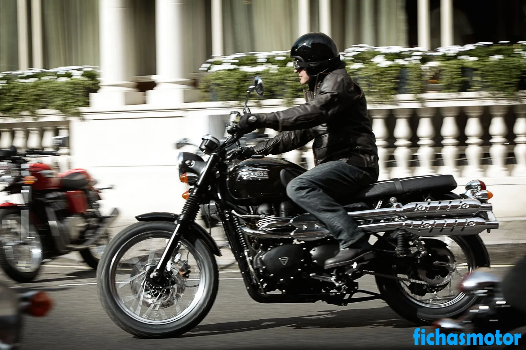 Immagine della moto Triumph scrambler dell'anno 2010