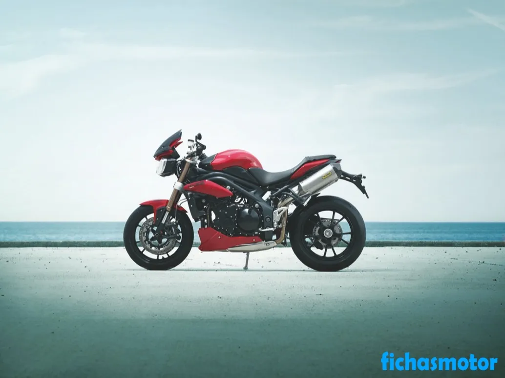 2012 model Triumph speed triple motosikletin görüntüsü