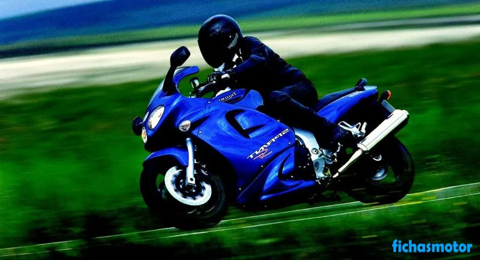 Image of the Triumph sprint st motorcycle of the year 2000