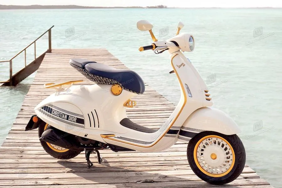 Image of the Vespa 946 Christian Dior motorcycle of the year 2021