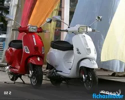 Vespa s 50 2009 摩托车的图像