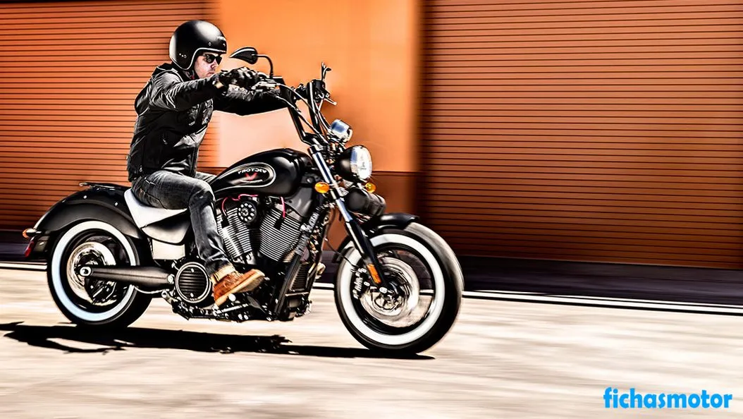 Image of the Victory high-ball motorcycle of the year 2015