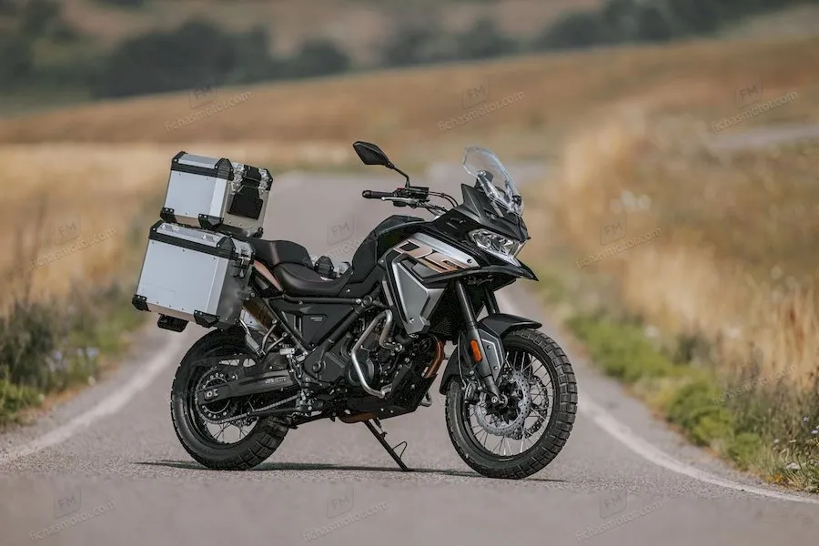 2022 model Voge Valico 650DSX motosikletin görüntüsü