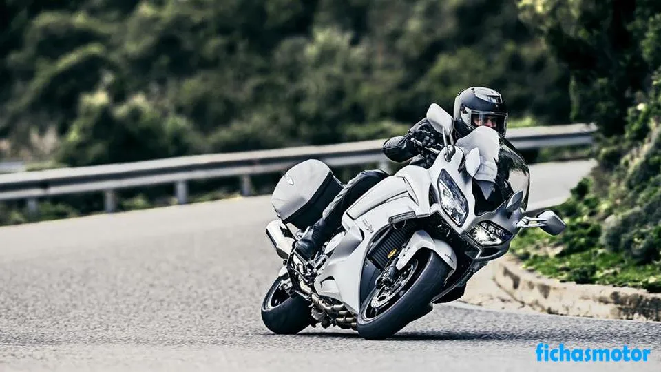 Imaginea motocicletei Yamaha fjr1300ae a anului 2018