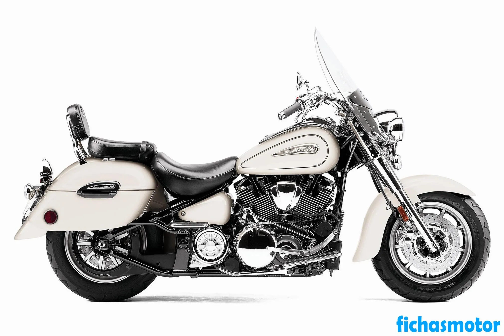 Imaginea motocicletei Yamaha road star silverado s a anului 2012